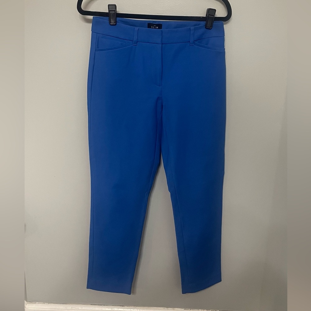 White House Black Market Bright Blue Slim Cropped Pants